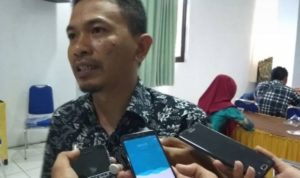 Hasdaris menyebutkan, Pertambahan DPT dan wajib pilih sebanyak 1600 Orang. Angka tersebut berdasarkan pemantauan KPU Mamuju. Asdaris mengatakan, masalah yang ditemukan pada Petugas Pemutakhiran Data Pemilih (Pantarlih) disebabkan ada sebagian masyarakat sulit ditemui dalam proses pendataan.