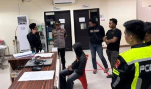 Satar, suami di Mamuju yang nekat minum racun rumput Gramoxone untuk gertak istri berselingkuh saat berada di RS Bhayangkara Mamuju.
