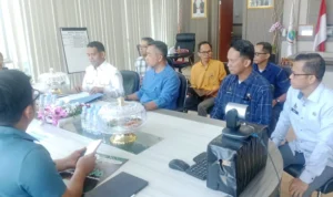 rapat-hibah-aset-sulbar-polman-sekda-junda-maulana