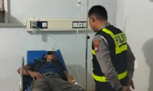 korban-kecelakaan-polman-dirawat-polisi-penyelidik