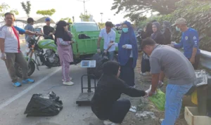 aksi-bersih-sampah-rri-mamuju