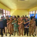 Tim Ekspedisi Patriot Universitas Brawijaya 2026 Bersama jajaran pemerintahan dan anggota Gapoktan Kopi Alam Rano.(foto;timekspedisipatriot)