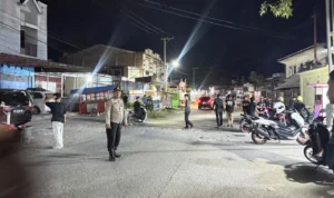 polisi-bubarkan-balap-liar-pasar-mamuju